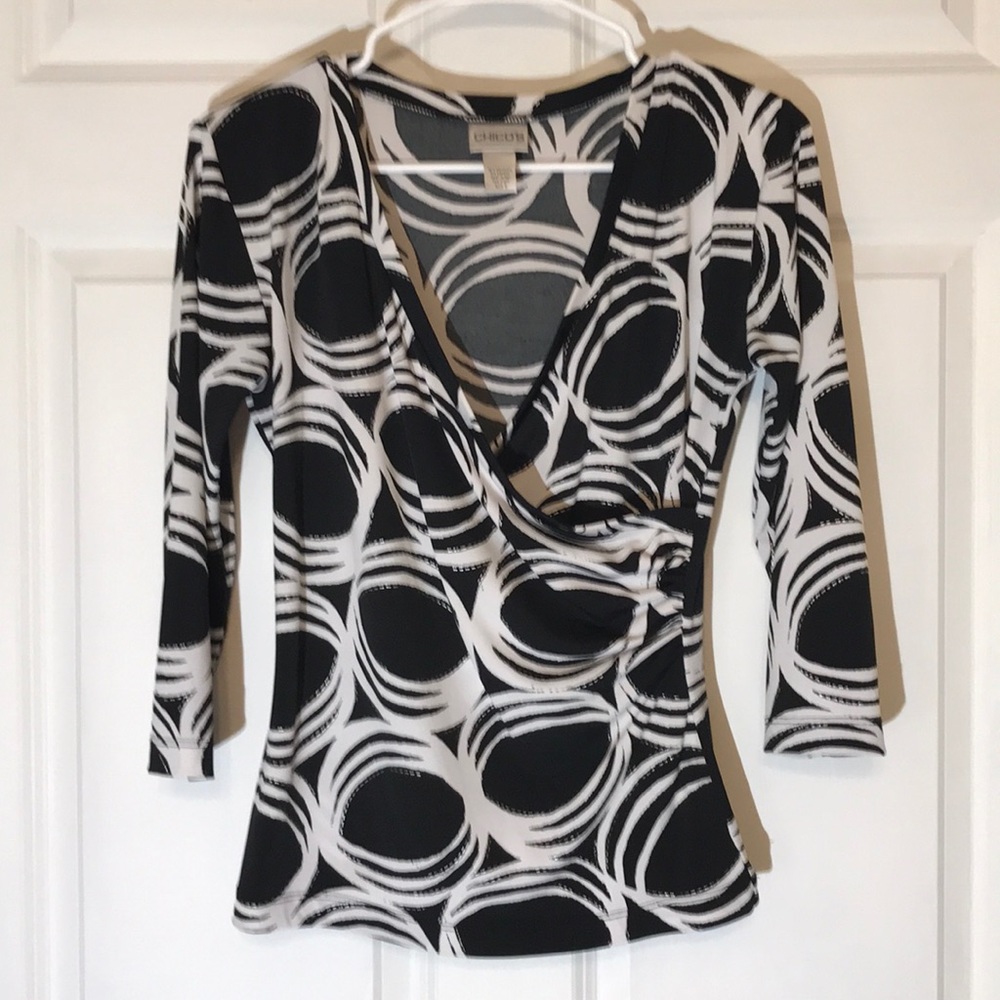 Chico's Cute Black/White top 🌟🌟